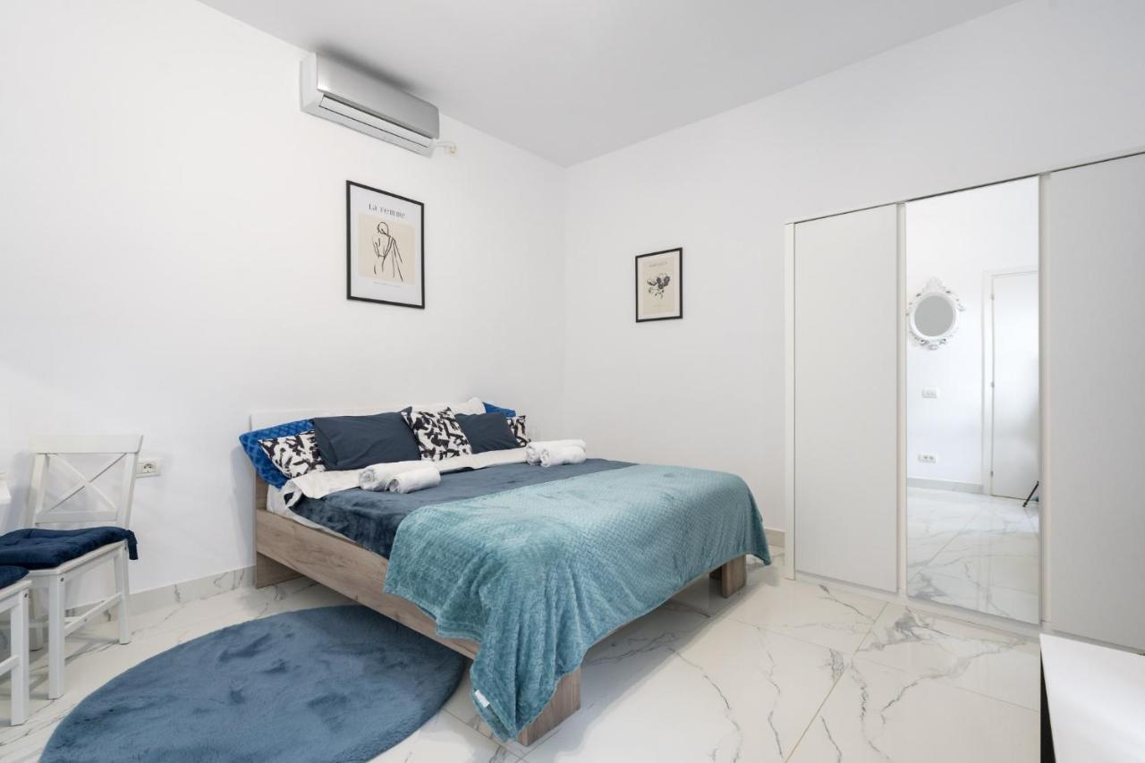 Blue-Line-Apartment-Unirii Bucareste Exterior foto