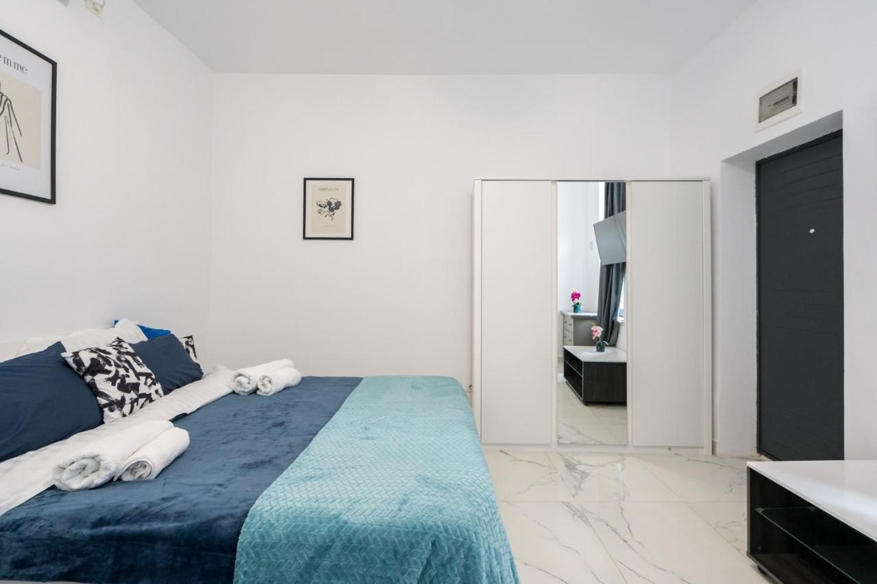 Blue-Line-Apartment-Unirii Bucareste Exterior foto